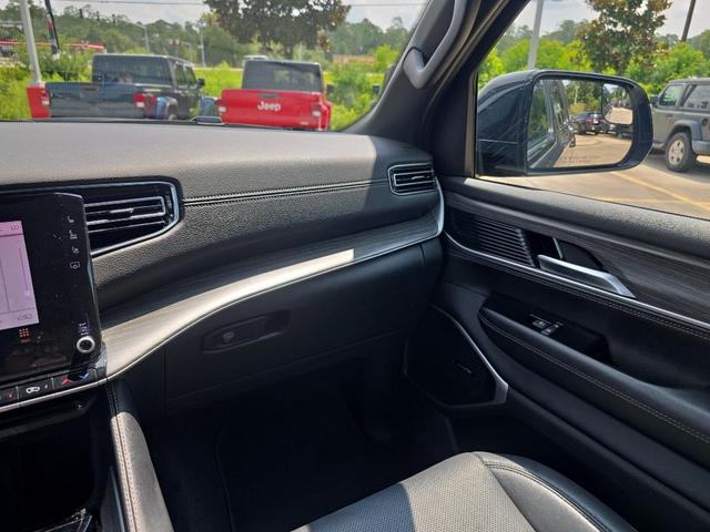 Photo of 2024 Riverrock Green Jeep Wagoneer L