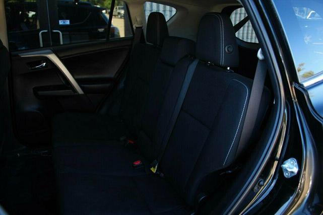 Photo of 2018 Black Toyota RAV4