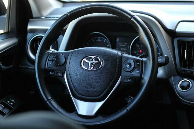 Photo of 2018 Black Toyota RAV4