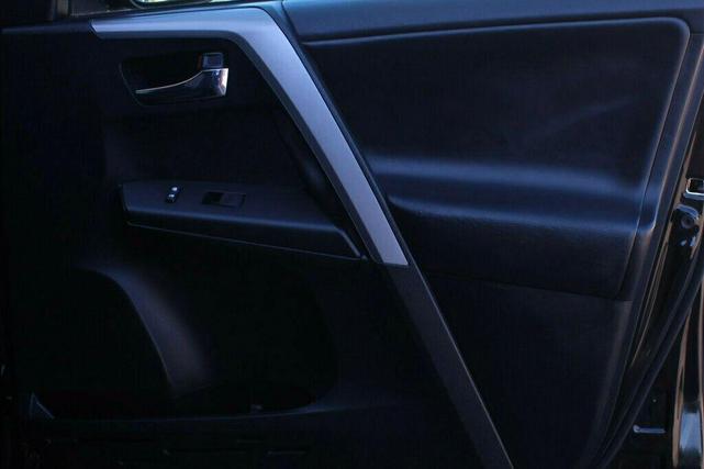Photo of 2018 Black Toyota RAV4