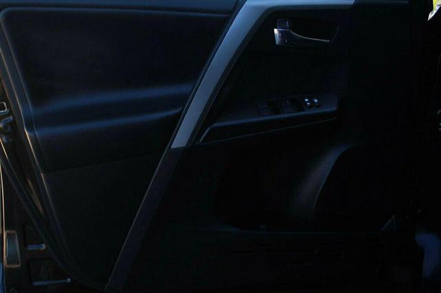 Photo of 2018 Black Toyota RAV4