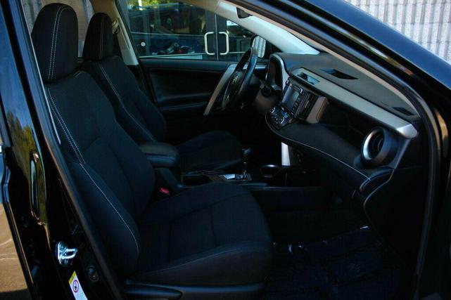 Photo of 2018 Black Toyota RAV4