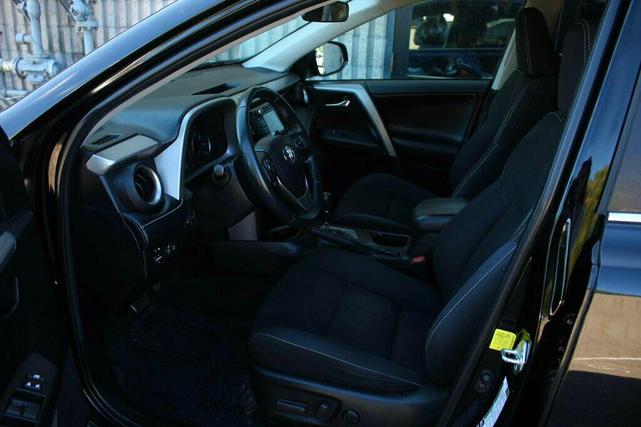 Photo of 2018 Black Toyota RAV4
