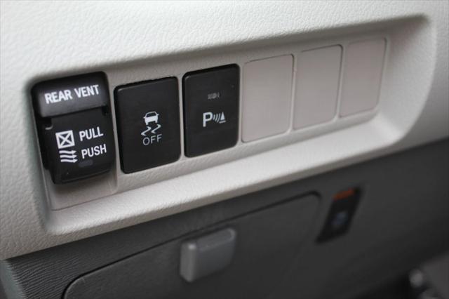 Photo of 2018 Blizzard Pearl Toyota Sienna