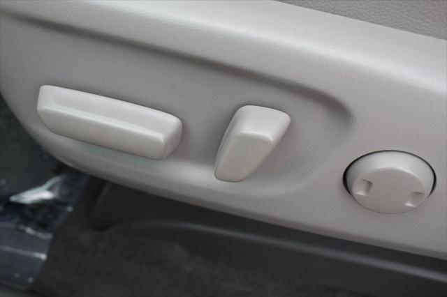 Photo of 2018 Blizzard Pearl Toyota Sienna
