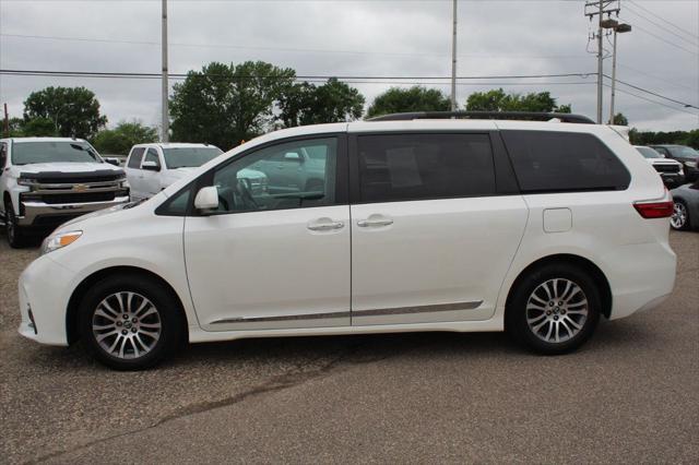 Photo of 2018 Blizzard Pearl Toyota Sienna
