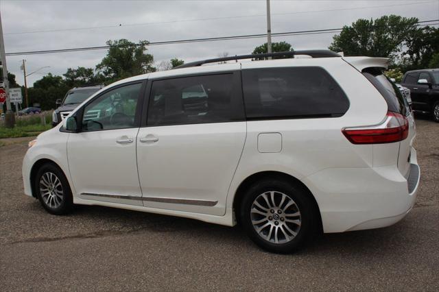 Photo of 2018 Blizzard Pearl Toyota Sienna