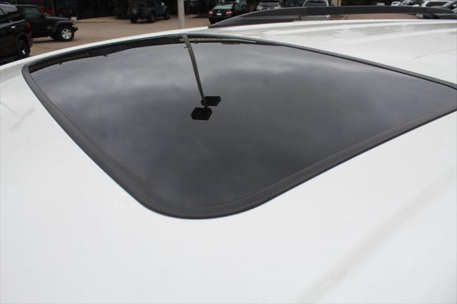 Photo of 2018 Blizzard Pearl Toyota Sienna