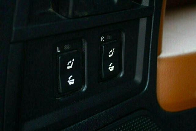Photo of 2014 Black Toyota Sequoia