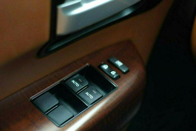 Photo of 2014 Black Toyota Sequoia