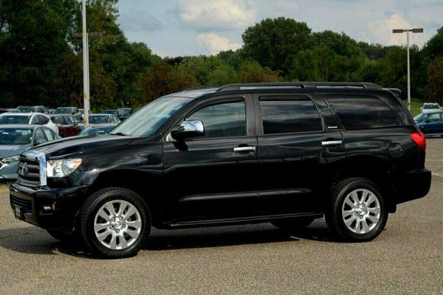 Photo of 2014 Black Toyota Sequoia