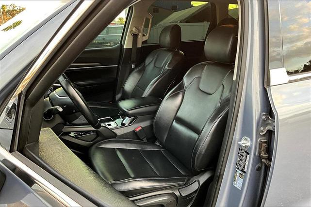 Photo of 2020 Everlasting Silver Kia Telluride