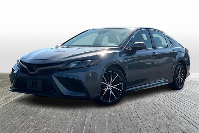 Photo of 2021 Predawn Gray Mica Toyota Camry