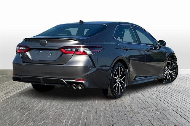 Photo of 2021 Predawn Gray Mica Toyota Camry