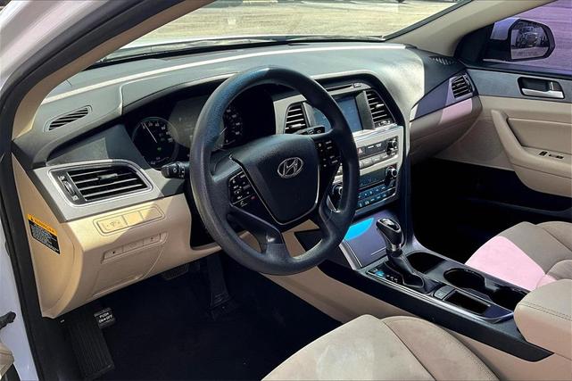 Photo of 2017 Hyper White Hyundai SONATA Hybrid