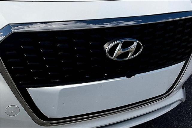 Photo of 2017 Hyper White Hyundai SONATA Hybrid