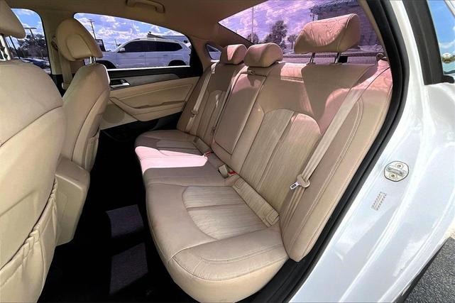 Photo of 2017 Hyper White Hyundai SONATA Hybrid
