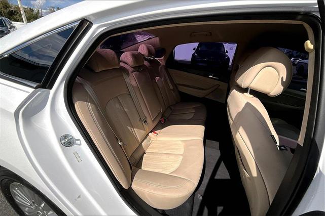 Photo of 2017 Hyper White Hyundai SONATA Hybrid