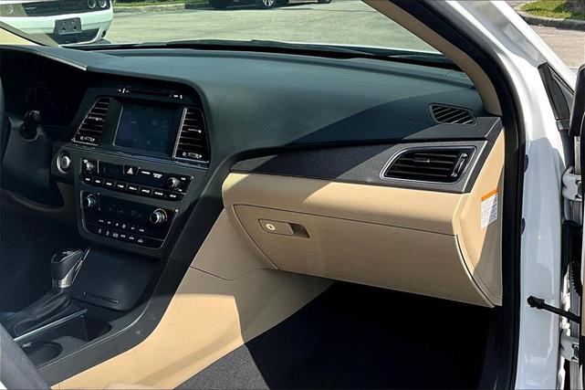 Photo of 2017 Hyper White Hyundai SONATA Hybrid