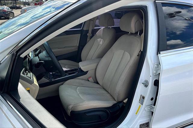 Photo of 2017 Hyper White Hyundai SONATA Hybrid