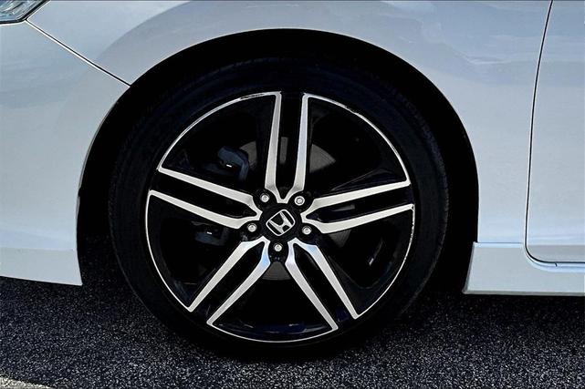 Photo of 2017 White Orchid Pearl Honda Accord