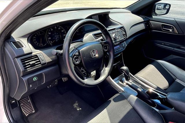 Photo of 2017 White Orchid Pearl Honda Accord