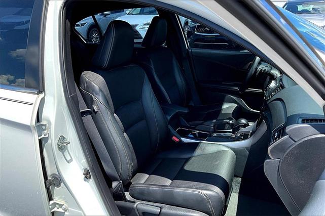 Photo of 2017 White Orchid Pearl Honda Accord
