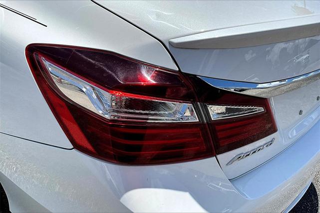 Photo of 2017 White Orchid Pearl Honda Accord