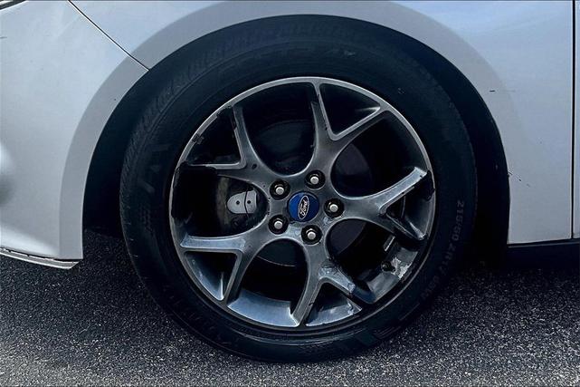 Photo of 2014 Ingot Silver Metallic Ford Focus