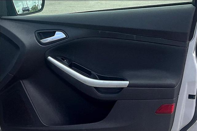 Photo of 2014 Ingot Silver Metallic Ford Focus