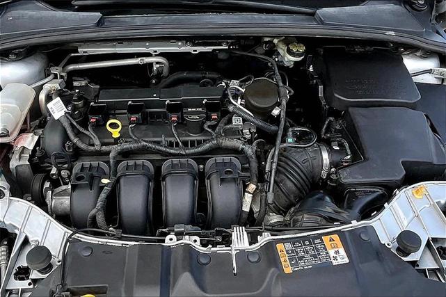 Photo of 2014 Ingot Silver Metallic Ford Focus