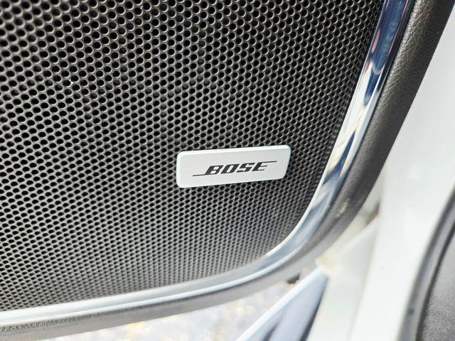 Photo of 2019 White GMC Yukon