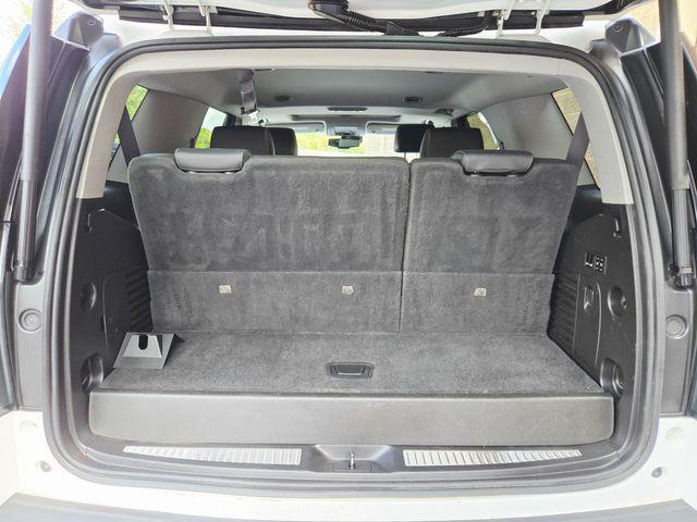 Photo of 2019 White GMC Yukon