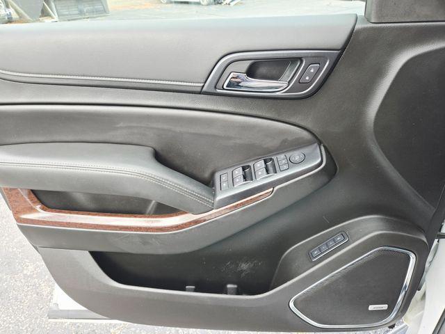 Photo of 2019 White GMC Yukon