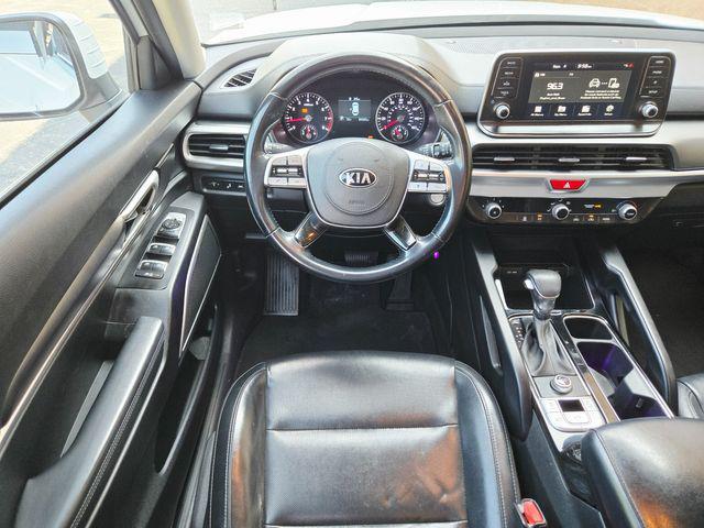 Photo of 2020 Snow White Pearl Kia Telluride