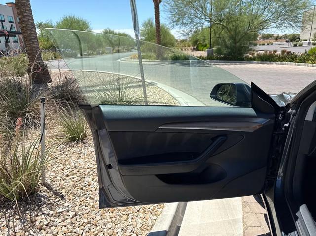 Photo of 2023 Midnight Silver Metallic Tesla Model 3