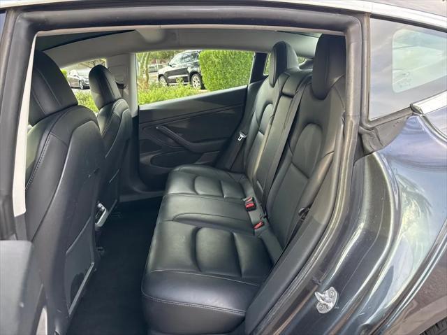 Photo of 2020 Midnight Silver Metallic Tesla Model 3