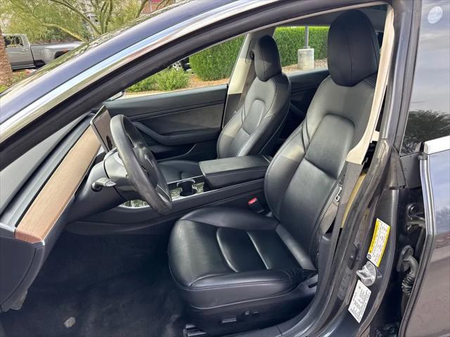 Photo of 2020 Midnight Silver Metallic Tesla Model 3