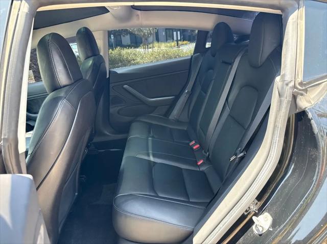 Photo of 2019 Solid Black Tesla Model 3
