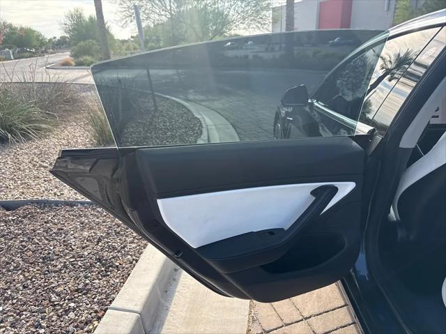 Photo of 2019 Solid Black Tesla Model 3
