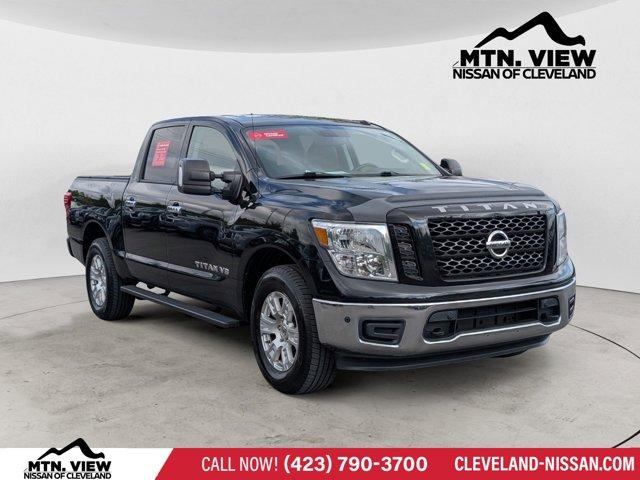 Photo of 2019 Magnetic Black Nissan Titan