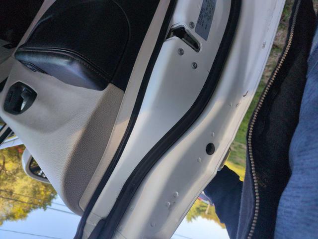 Photo of 2020 Bright White Clearcoat Chrysler Pacifica