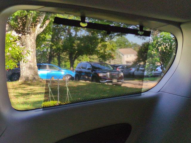 Photo of 2020 Bright White Clearcoat Chrysler Pacifica