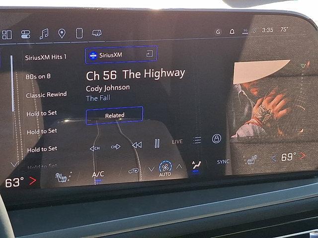 Photo of 2025 Lakeshore Blue Metallic Chevrolet Traverse