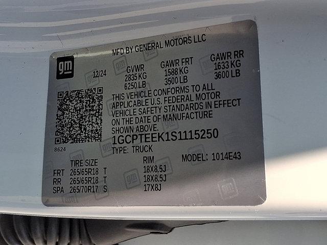 Photo of 2025 Summit White Chevrolet Colorado