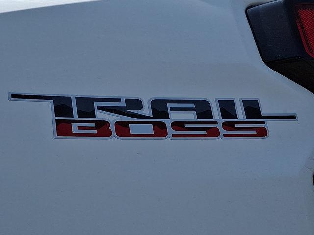 Photo of 2025 Summit White Chevrolet Colorado
