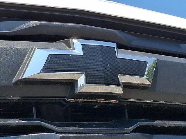 Photo of 2025 Summit White Chevrolet Colorado