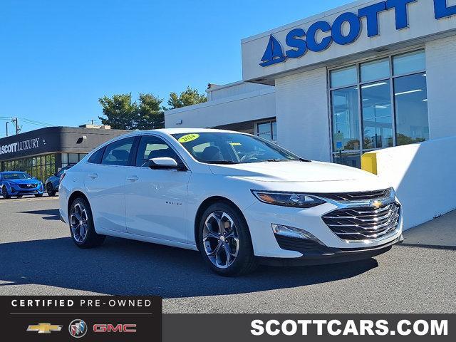 Photo of 2024 Summit White Chevrolet Malibu