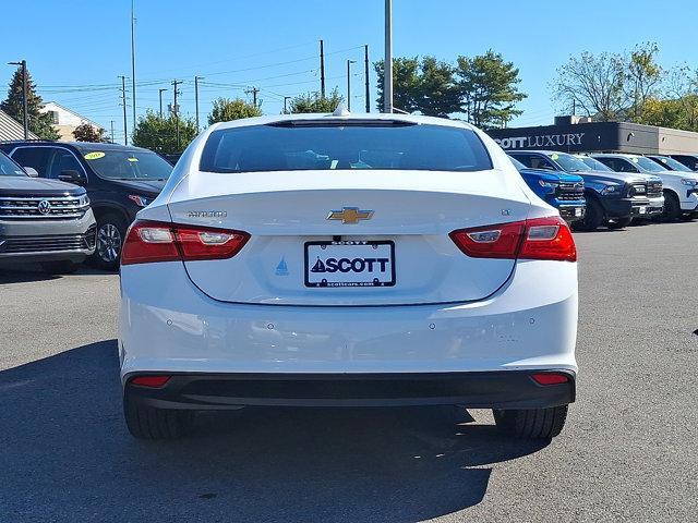 Photo of 2024 Summit White Chevrolet Malibu