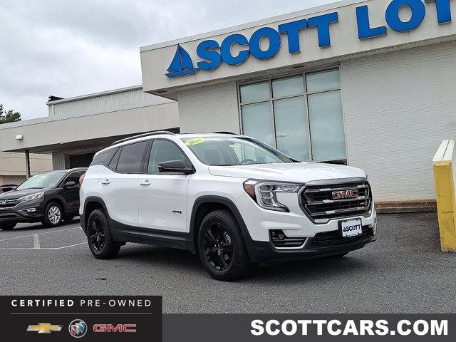 Photo of 2024 Summit White GMC Terrain